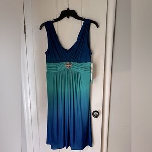 Scarlett Nite Dress Size 8, NWT, Ombré Blue and Turquoise with broach detail